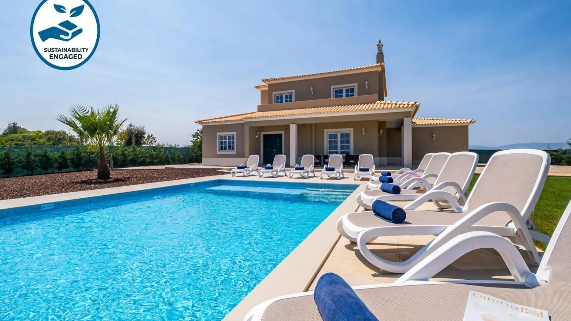 Fantastic Villa, 4 Bedrooms كارفويرو