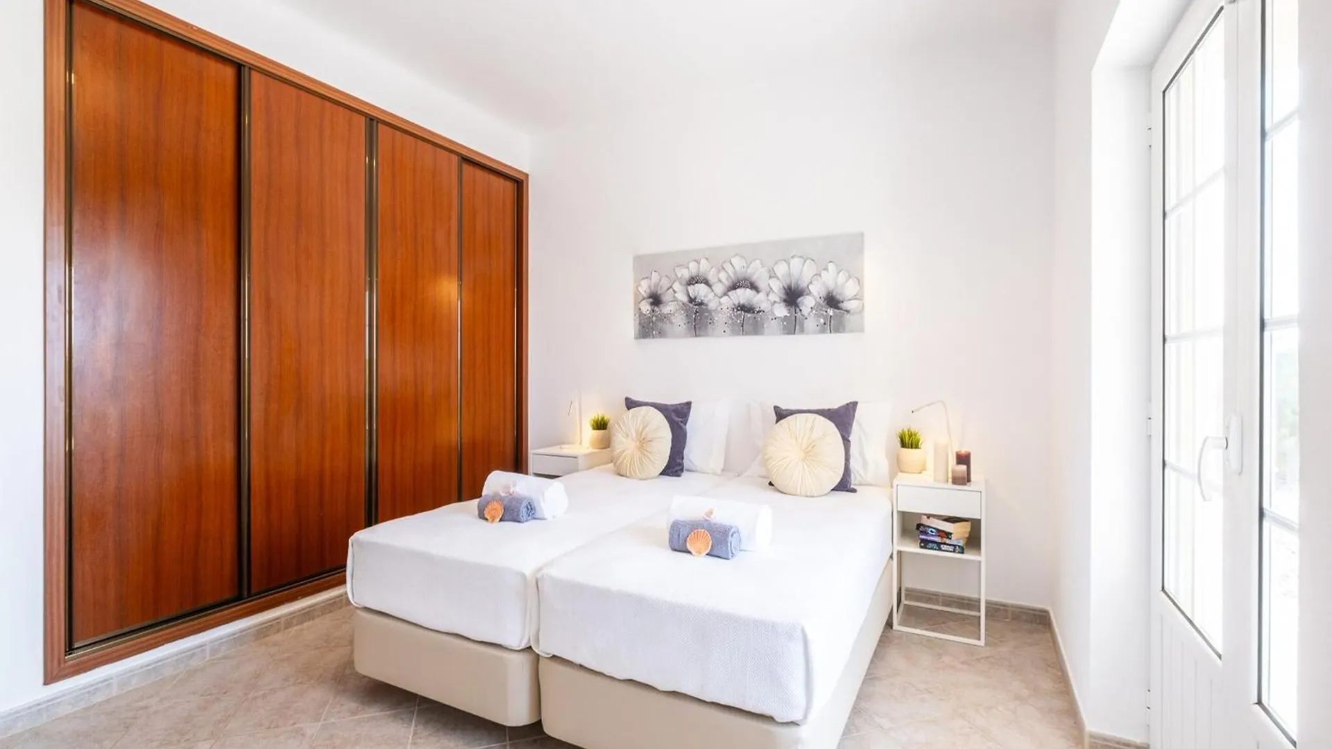 Fantastic Villa, 4 Bedrooms كارفويرو